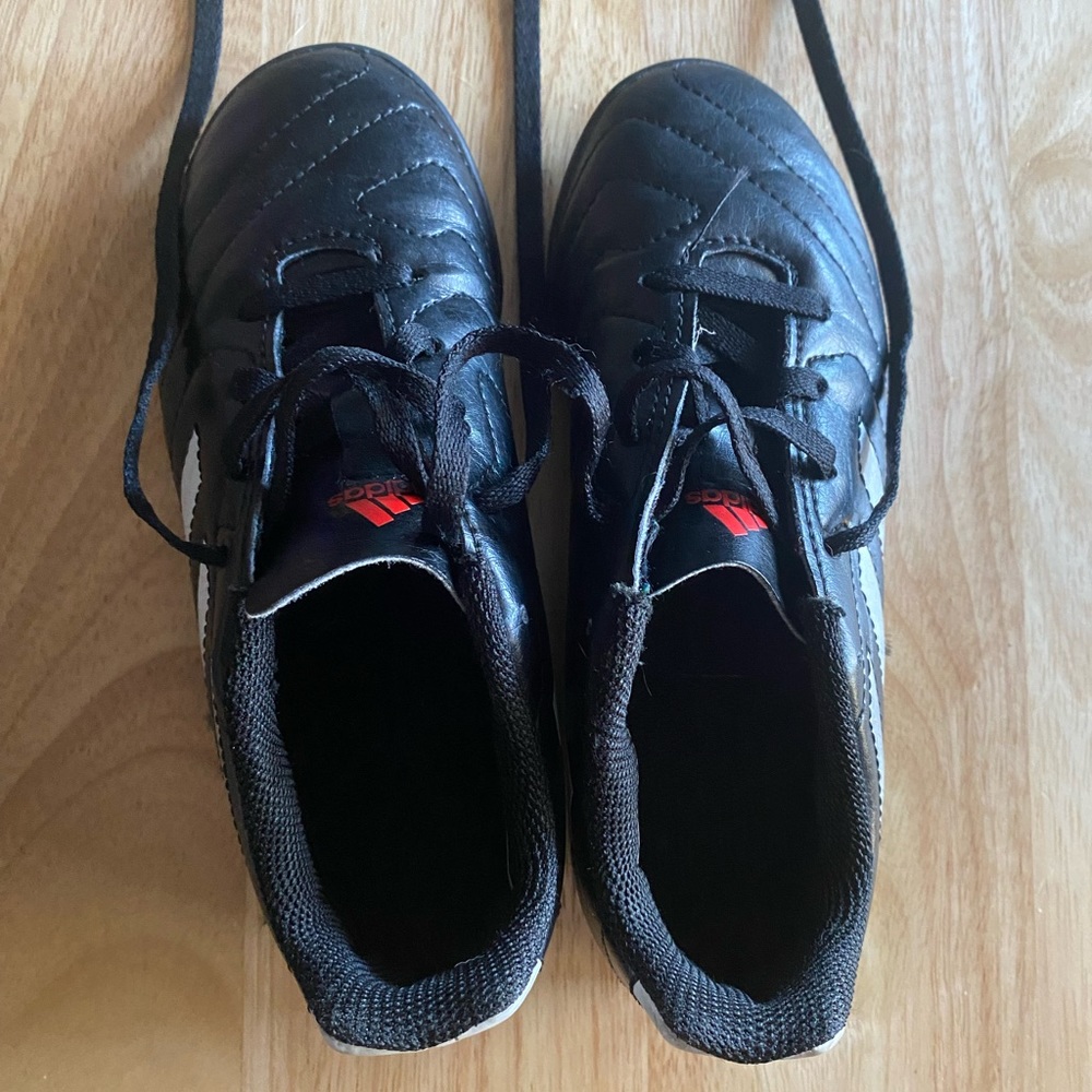 Indoor soccer shoes size 1 kids
